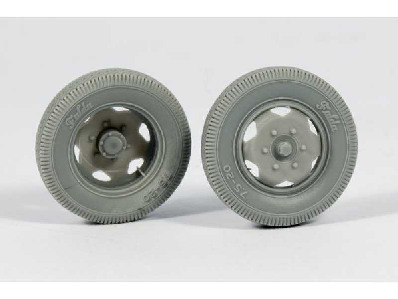 Mercedes 1500 Late 6 Holes Road Wheels (Commercial Pattern) - zdjęcie 1 Mercedes 1500 Late 6 Holes Road Wheels (Commercial Pattern) - zdjęcie 1
