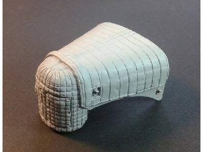 Zil 157 Engine Deck With Canvas Cover (Trumpeter Kit) - zdjęcie 1