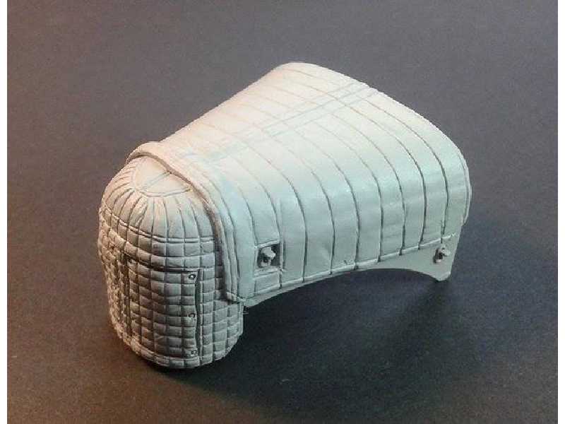 Zil 157 Engine Deck With Canvas Cover (Trumpeter Kit) - zdjęcie 1