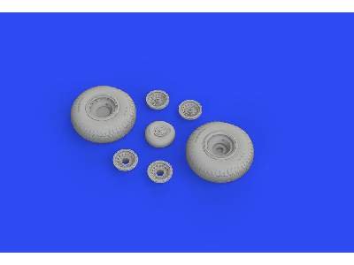 B-17 wheels rhomboid tread 1/48 - Hong Kong Models - zdjęcie 3