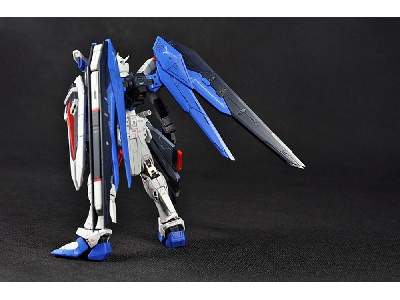 Freedom Gundam Bl (Gundam 61614) - zdjęcie 4