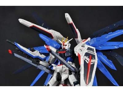 Freedom Gundam Bl (Gundam 61614) - zdjęcie 5