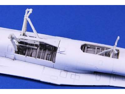 F-16mlu Wheel Bays (For Revell Kit) - zdjęcie 1