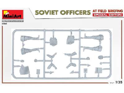 Sowieccy oficerowie na odprawie polowej - zdjęcie 3