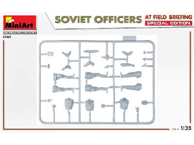Sowieccy oficerowie na odprawie polowej - zdjęcie 4