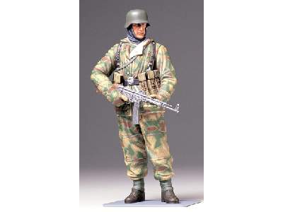 WWII German Infantryman (Reversible Winter Uniform) - zdjęcie 1