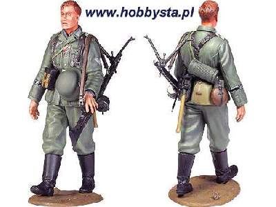 WWII Wehrmacht Infantryman (On Maneuver) - zdjęcie 1