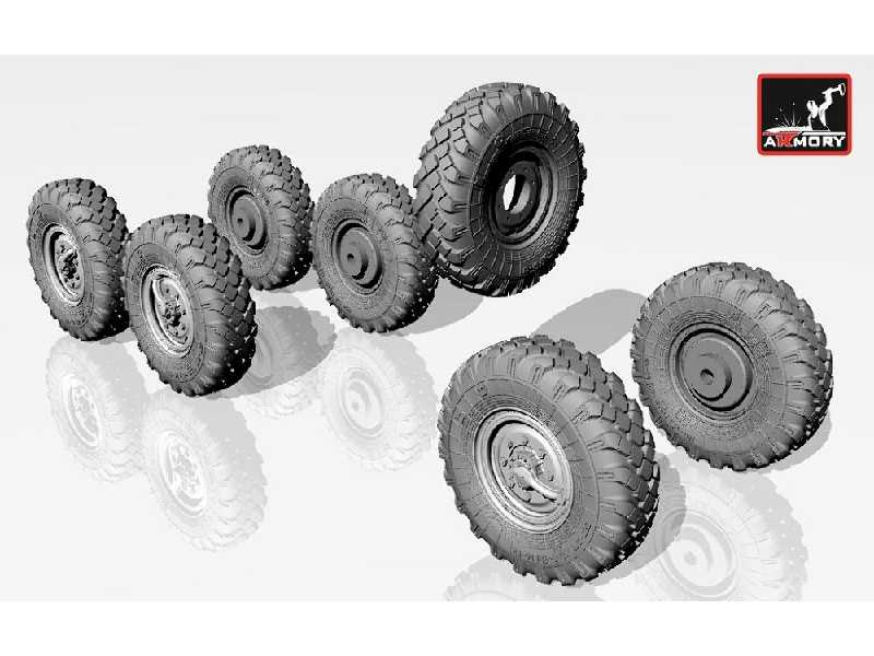 Zil-131 Wheels W/ M-93 Tires - zdjęcie 1 Zil-131 Wheels W/ M-93 Tires - zdjęcie 1