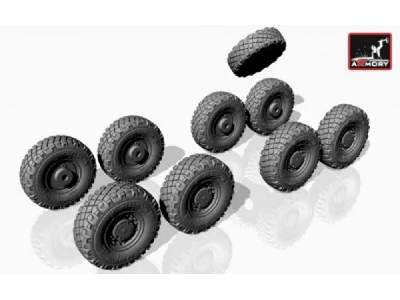 Lav-25 Series Wheels W/ 325/85 R16 Xml Tires - zdjęcie 1