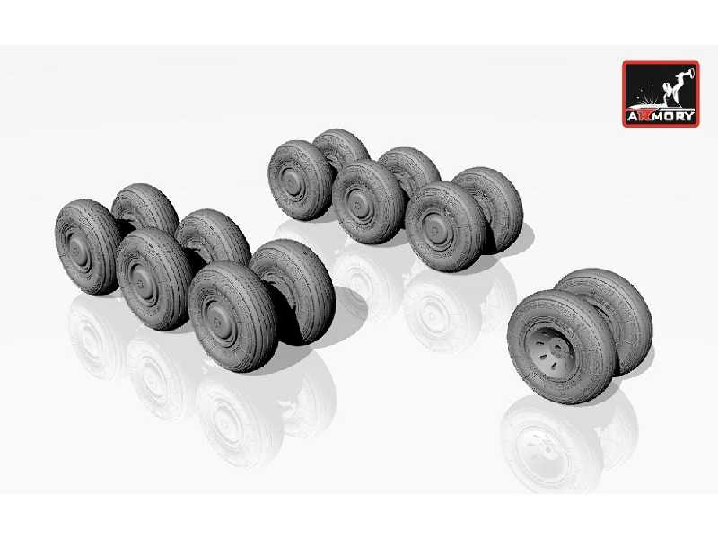 Tupolev Tu-22m2/M3 Backfire Wheels - zdjęcie 1 Tupolev Tu-22m2/M3 Backfire Wheels - zdjęcie 1