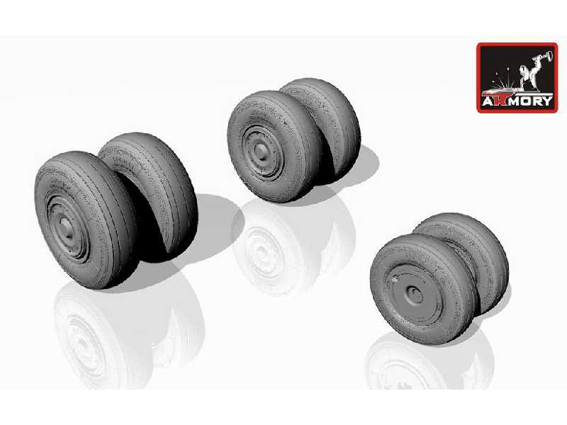 Sukhoj Su-24 Fencer Wheels (Late) - zdjęcie 1 Sukhoj Su-24 Fencer Wheels (Late) - zdjęcie 1