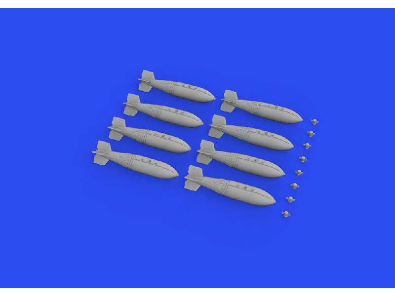 British 1000lb retarded bombs 1/72 - zdjęcie 1 British 1000lb retarded bombs 1/72 - zdjęcie 1