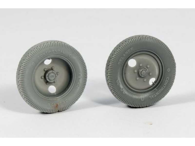 Mercedes 1500 Early 2 Holes Road Wheels (Commercial Pattern) - zdjęcie 1 Mercedes 1500 Early 2 Holes Road Wheels (Commercial Pattern) - zdjęcie 1