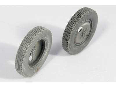 Mercedes 1500 Early 2 Holes Road Wheels (Commercial Pattern) - zdjęcie 2