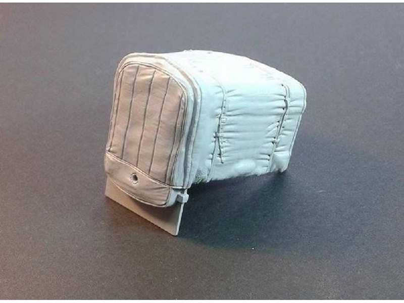 Zis -5 Engine Deck With Canvas Cover (Zvezda Kit) - zdjęcie 1 Zis -5 Engine Deck With Canvas Cover (Zvezda Kit) - zdjęcie 1