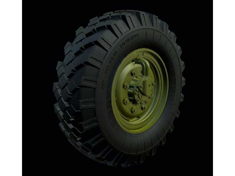 Zil-131 Road Wheels - zdjęcie 1 Zil-131 Road Wheels - zdjęcie 1