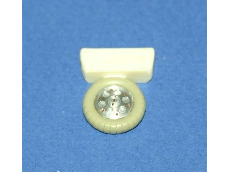 FW 190A/D Wheels with circular holes 2pcs - zdjęcie 1 FW 190A/D Wheels with circular holes 2pcs - zdjęcie 1