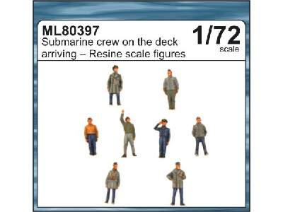 Submarine crew on the deck arriving - zdjęcie 1