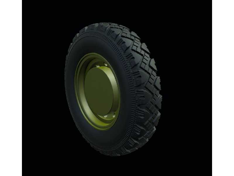 Land Rover Defender Road Wheels (Goodyear) - zdjęcie 1