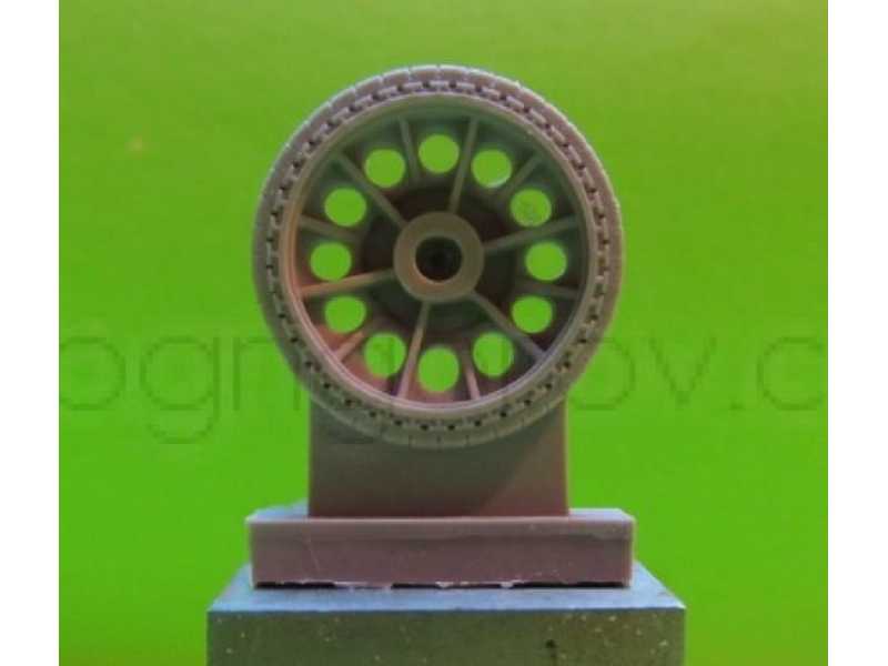 Wheels For T-34,cast, Early, Bandage With Pattern And 40 Apertures (Half Spider) - zdjęcie 1