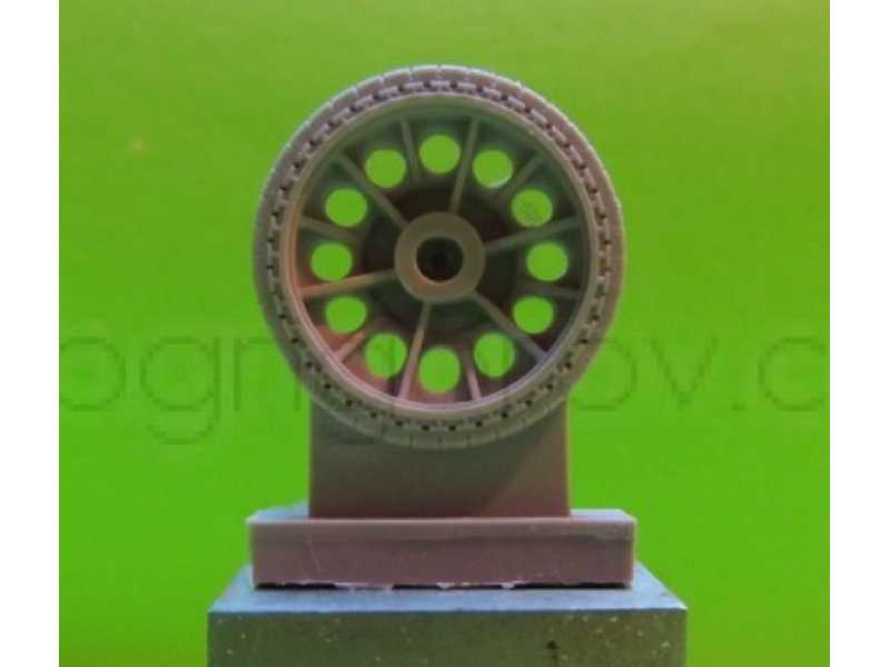 Wheels For T-34,cast, Early, Bandage With Pattern And 40 Apertures (Half Spider) - zdjęcie 1 Wheels For T-34,cast, Early, Bandage With Pattern And 40 Apertures (Half Spider) - zdjęcie 1