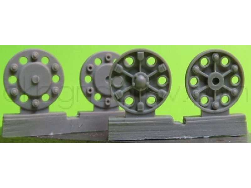 Sprocket Wheel For T-34,mod.1943-45 Type 1 (6 Per Set) - zdjęcie 1 Sprocket Wheel For T-34,mod.1943-45 Type 1 (6 Per Set) - zdjęcie 1