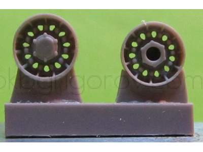 Wheels And Tracks Set For M551 Sheridan, With Worn Out Tracks - zdjęcie 2