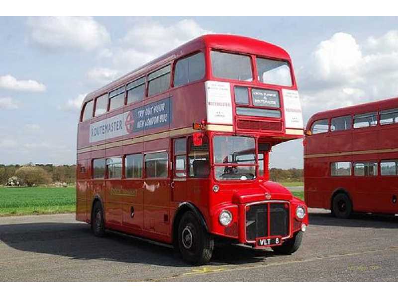 1216 - London Routemaster Bus Red Paint - zdjęcie 1