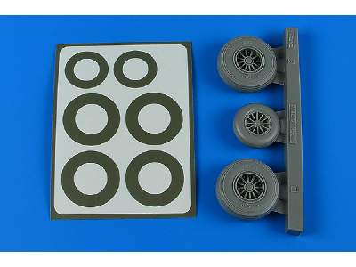 B-26K Invader wheels & paint masks - early - zdjęcie 1