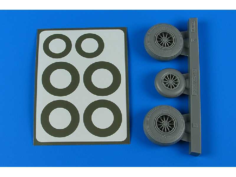 B-26K Invader wheels & paint masks - early - zdjęcie 1 B-26K Invader wheels & paint masks - early - zdjęcie 1