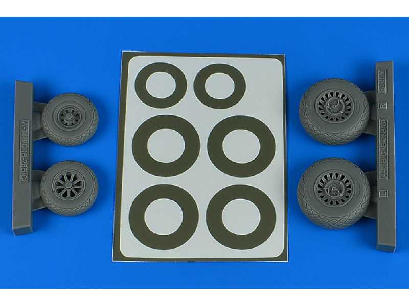 A-26B/C (B-26B/C) Invader wheels & paint masks early - diamond p - zdjęcie 1 A-26B/C (B-26B/C) Invader wheels & paint masks early - diamond p - zdjęcie 1