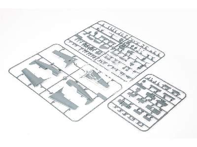 Z-526AFS Akrobat 1/48 - zdjęcie 4