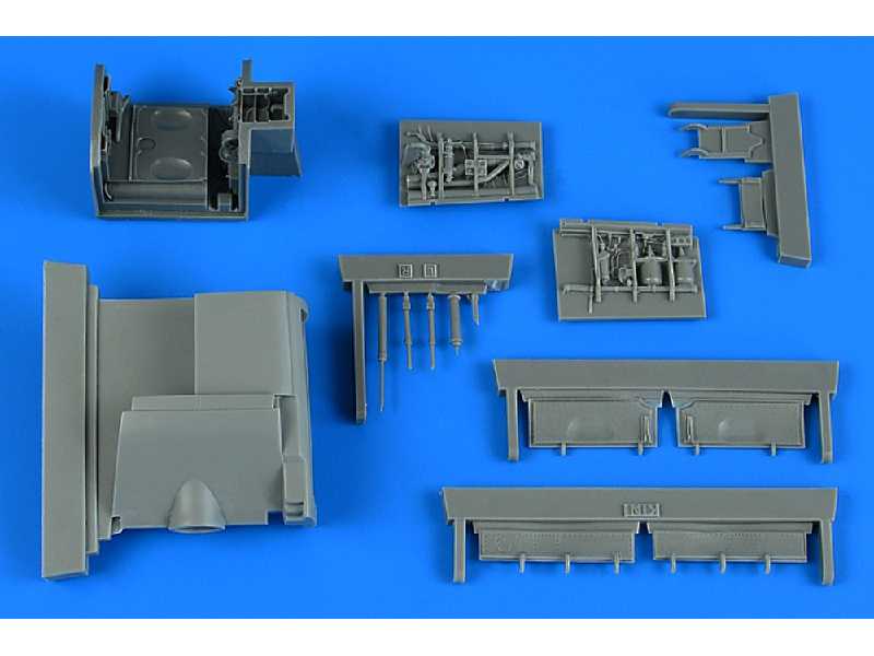 Harrier T.2/T.4/T.8 wheel bay - zdjęcie 1 Harrier T.2/T.4/T.8 wheel bay - zdjęcie 1