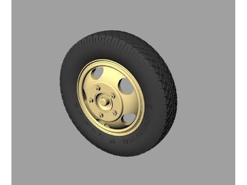 Ford 3000 Road Wheels (Commercial Pattern) - zdjęcie 1 Ford 3000 Road Wheels (Commercial Pattern) - zdjęcie 1
