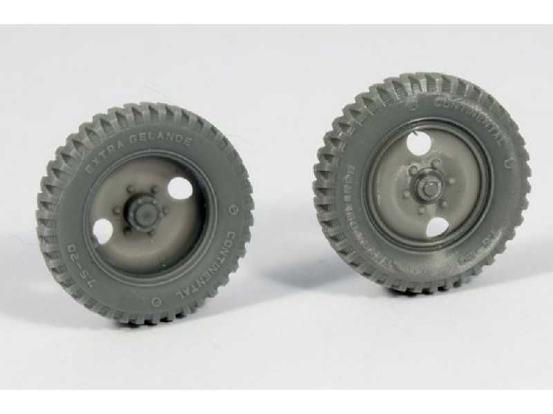 Mercedes 1500 Early 2 Holes Road Wheels (Gelande Pattern) - zdjęcie 1 Mercedes 1500 Early 2 Holes Road Wheels (Gelande Pattern) - zdjęcie 1