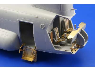  CH-47A Chinook interior S. A. 1/72 - Trumpeter - blaszki - zdjęcie 5