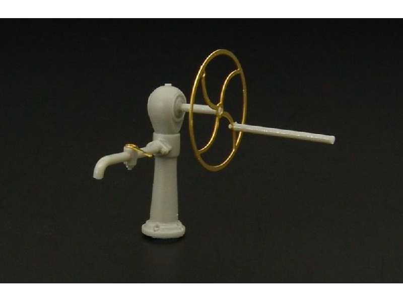Industrial Style Water Pump - zdjęcie 1 Industrial Style Water Pump - zdjęcie 1