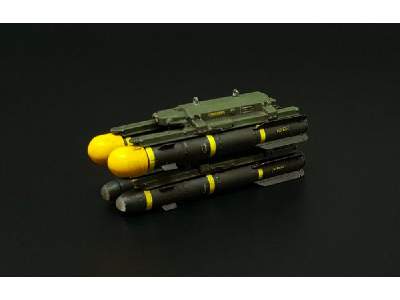 Agm-114 Hellfire 8 Pcs 2 Racks - zdjęcie 1