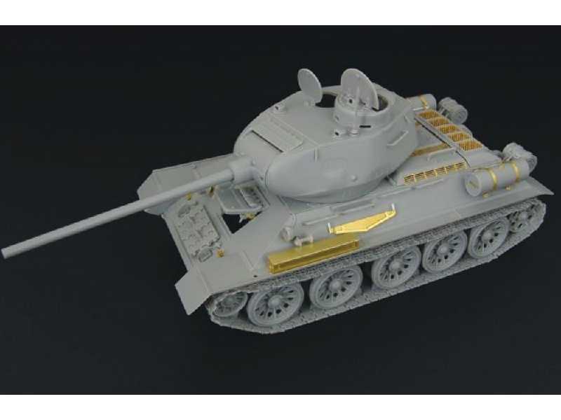 T-34-85 1944 Flattened Turret - zdjęcie 1 T-34-85 1944 Flattened Turret - zdjęcie 1