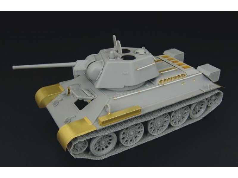 T-34-76 1943 Factory No 112 - zdjęcie 1 T-34-76 1943 Factory No 112 - zdjęcie 1