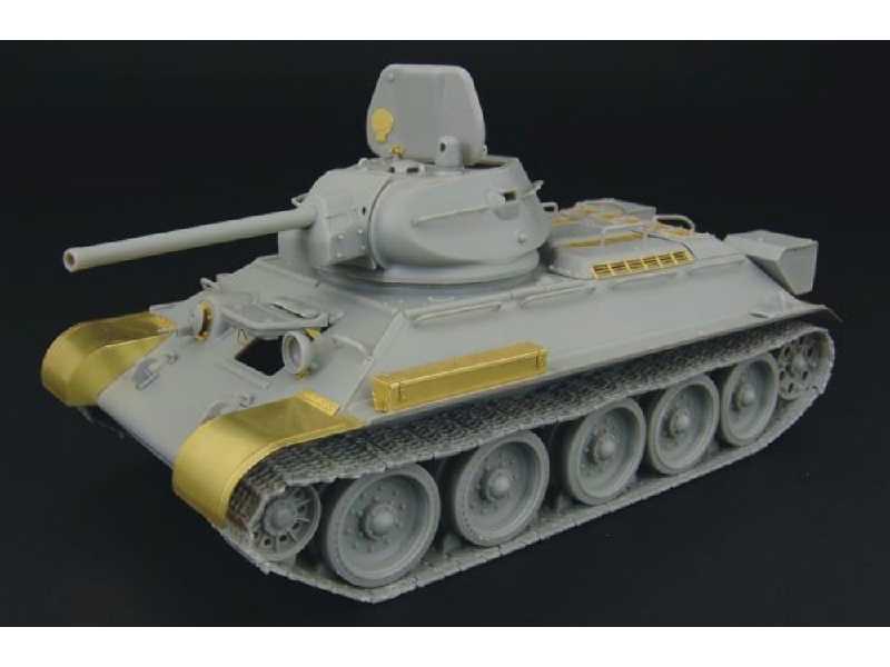 T-34-76 1942 Factory No 112 - zdjęcie 1 T-34-76 1942 Factory No 112 - zdjęcie 1
