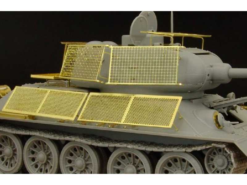 T-34-85 Improvized Schurzen - zdjęcie 1