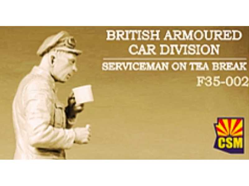 British Armoured Car Division Serviceman On Tea Break - zdjęcie 1 British Armoured Car Division Serviceman On Tea Break - zdjęcie 1