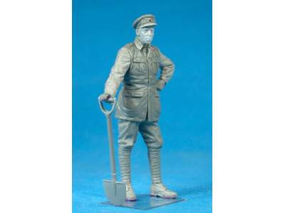 British Armoured Car Division Serviceman With A Shovel - zdjęcie 2