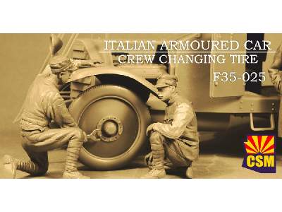 Italian Armoured Car Crew Changing Tire - zdjęcie 4