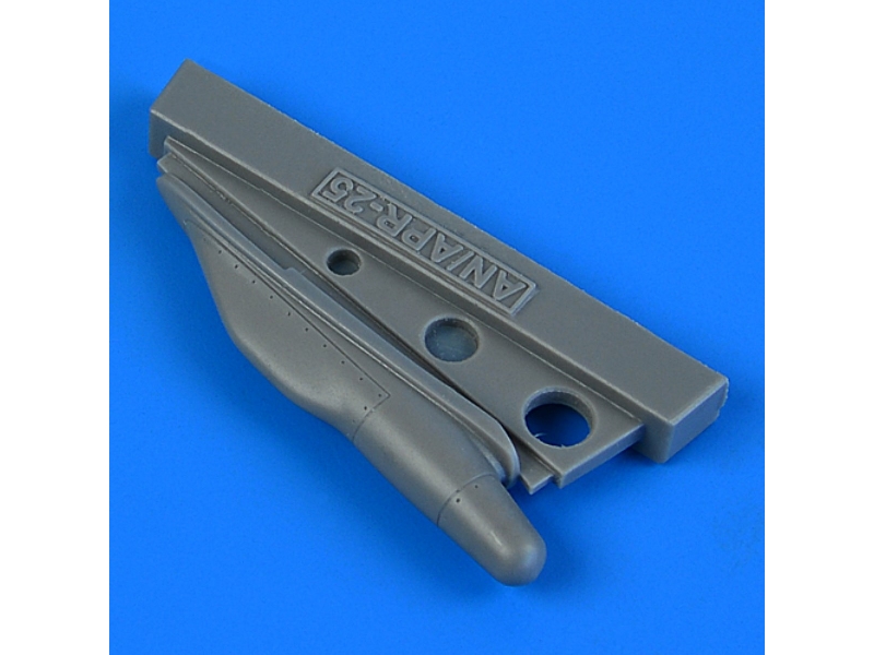 F-4B Phantom II chin pod AN/APR-25 system - zdjęcie 1 F-4B Phantom II chin pod AN/APR-25 system - zdjęcie 1