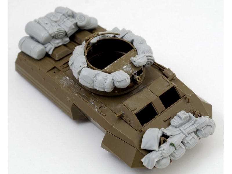 Stowage Set For M8 "greyhound" - zdjęcie 1 Stowage Set For M8 "greyhound" - zdjęcie 1