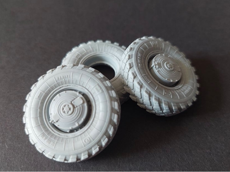 Gaz 233014 "tigr" Road Wheels - zdjęcie 1 Gaz 233014 "tigr" Road Wheels - zdjęcie 1