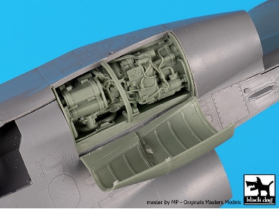 Su 25 Engine + Spine For Zvezda - zdjęcie 3