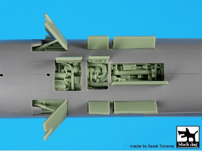 Su 17/22 Engine + Spine For Hobby Boss - zdjęcie 5